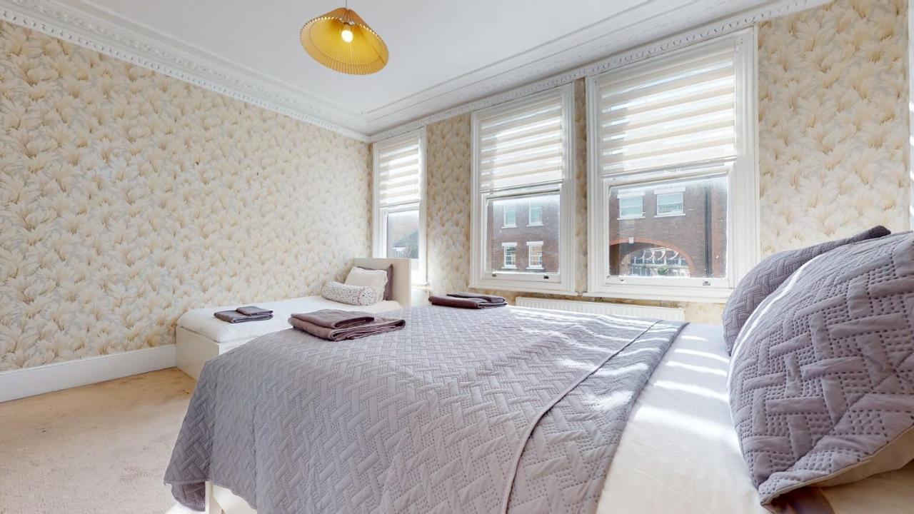 Cheerful 4 Bedroom Victorian House With Back Courtyard London Exterior foto